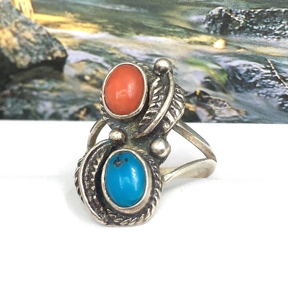 turquoise coral Navajo ring.Navajo jewelry midi ring. Statement silver ring - Picture 4 of 4